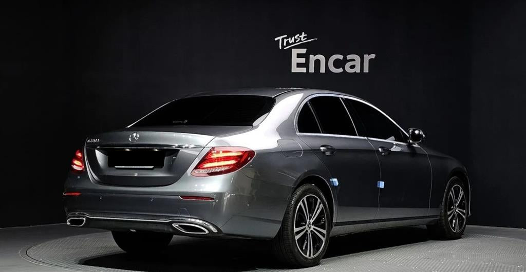 Mercedes-Benz E-Class — photo 03