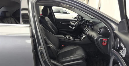 Mercedes-Benz E-Class — photo 10