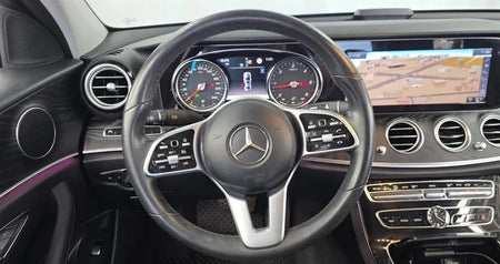 Mercedes-Benz E-Class — photo 11