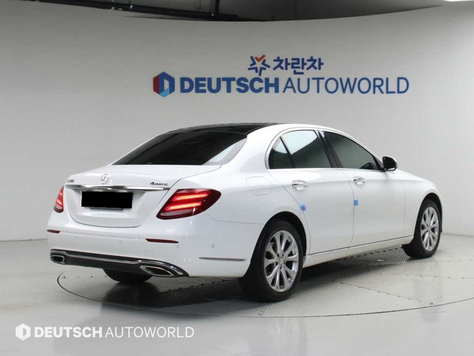 Mercedes-Benz E-Class — photo 02