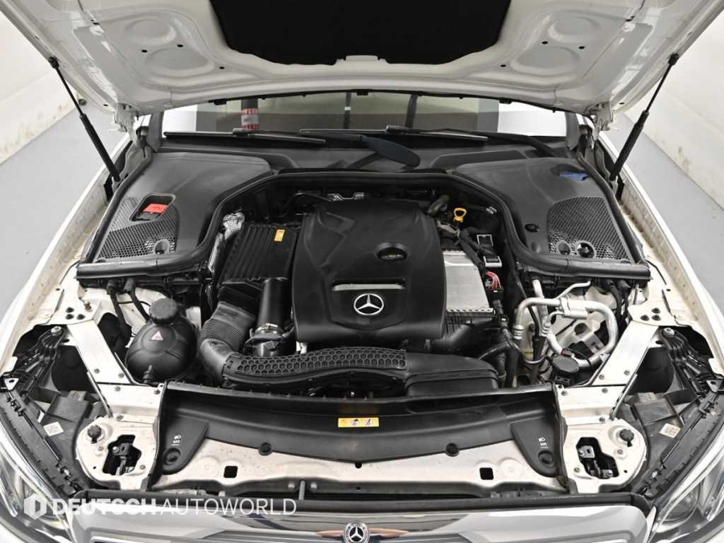 Mercedes-Benz E-Class — photo 06