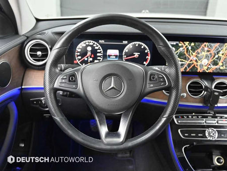 Mercedes-Benz E-Class — photo 13