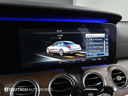 Mercedes-Benz E-Class — photo 17