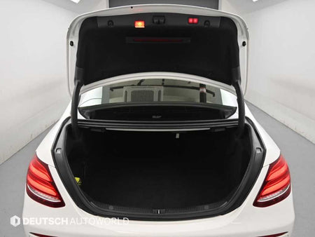 Mercedes-Benz E-Class — photo 19