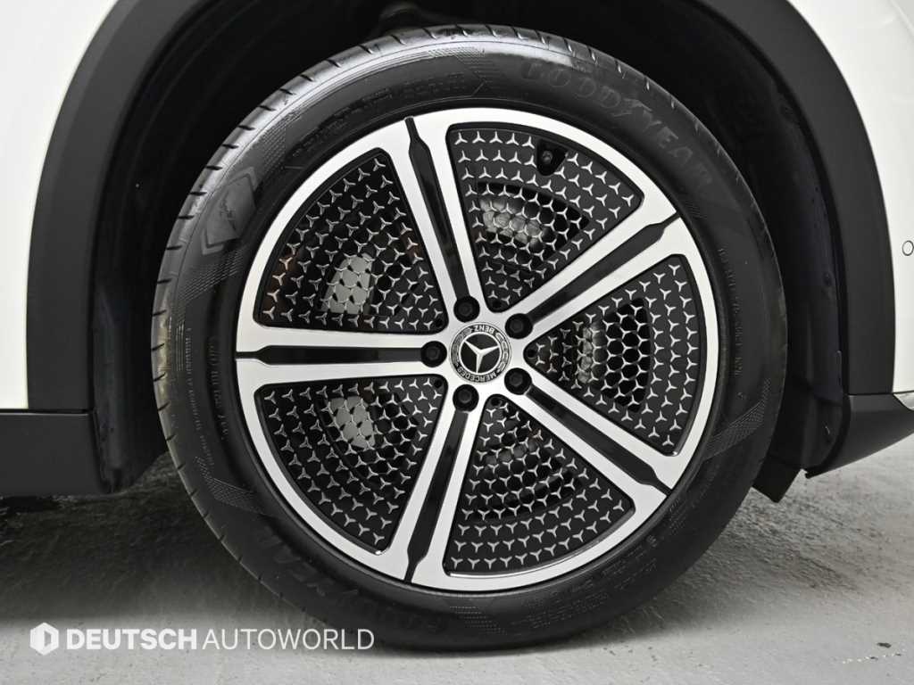 Mercedes-Benz EQS — photo 05