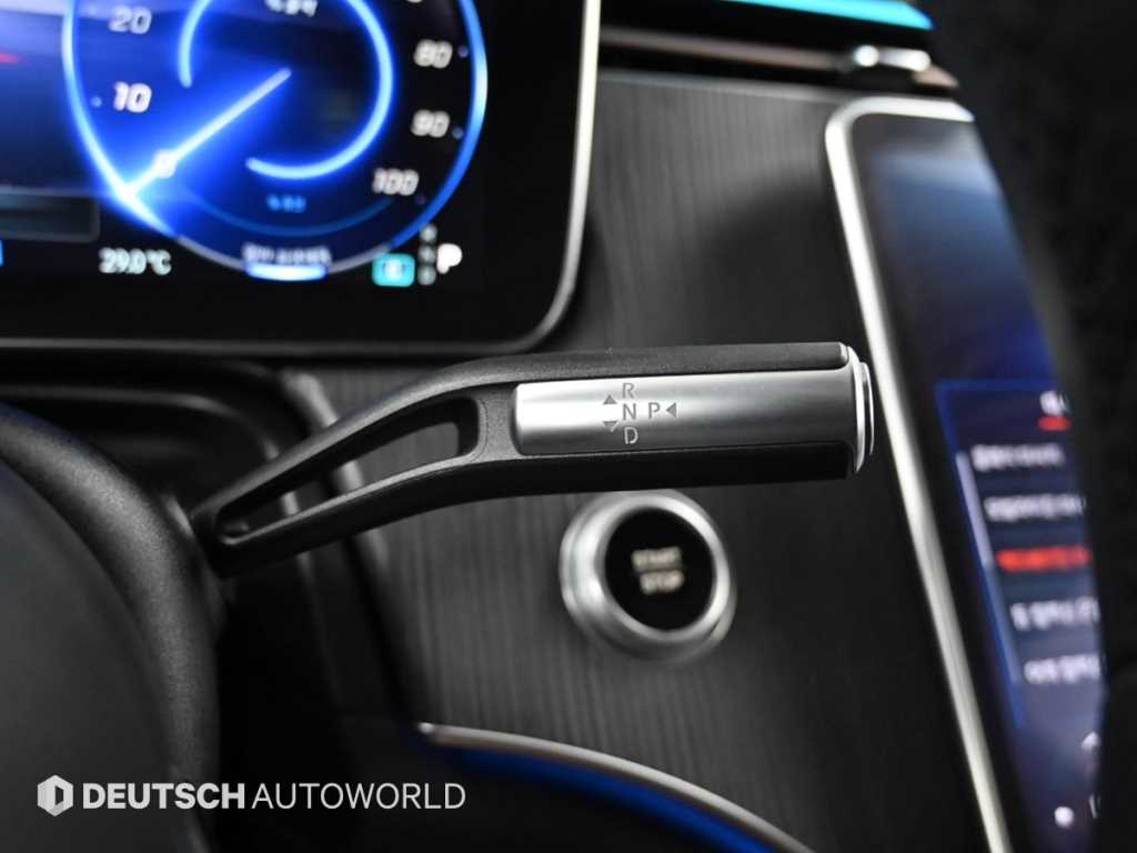Mercedes-Benz EQS — photo 09
