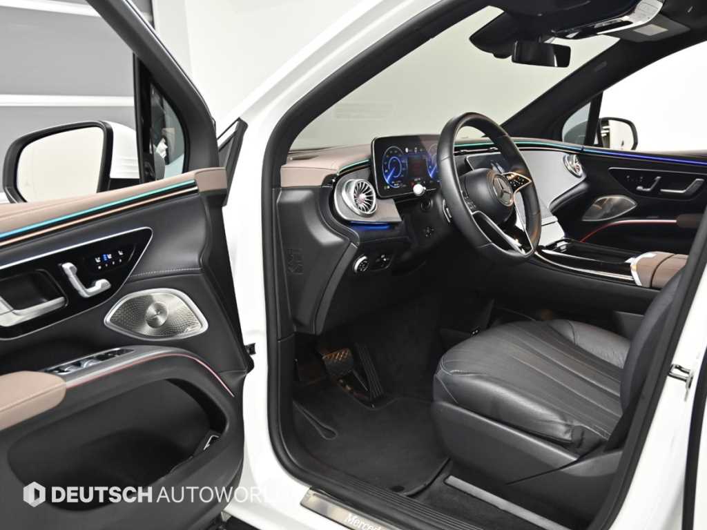 Mercedes-Benz EQS — photo 11