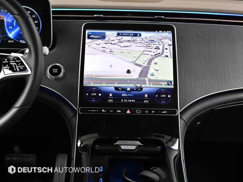 Mercedes-Benz EQS — photo 14