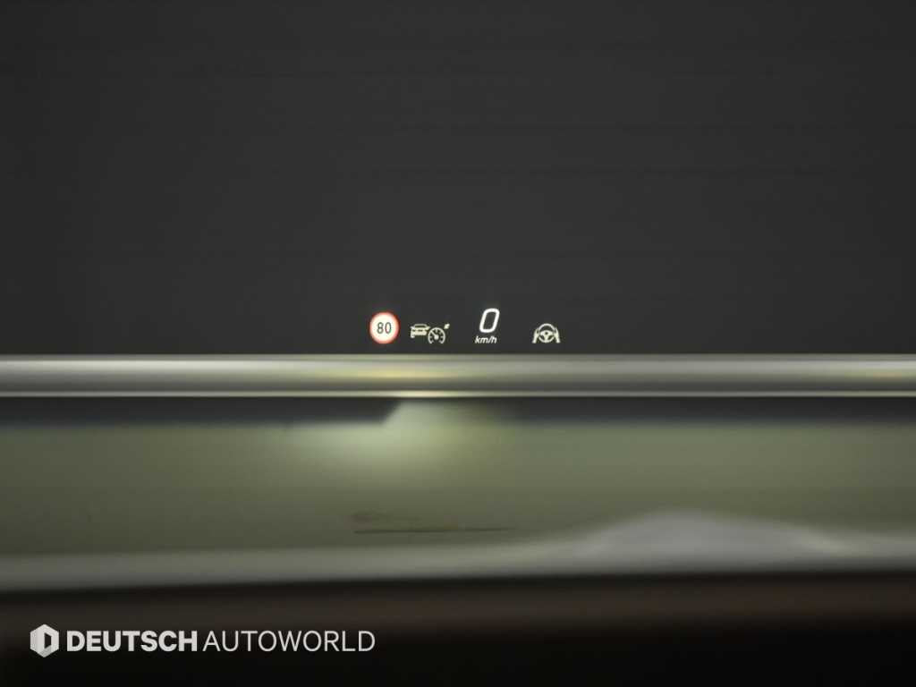 Mercedes-Benz EQS — photo 17