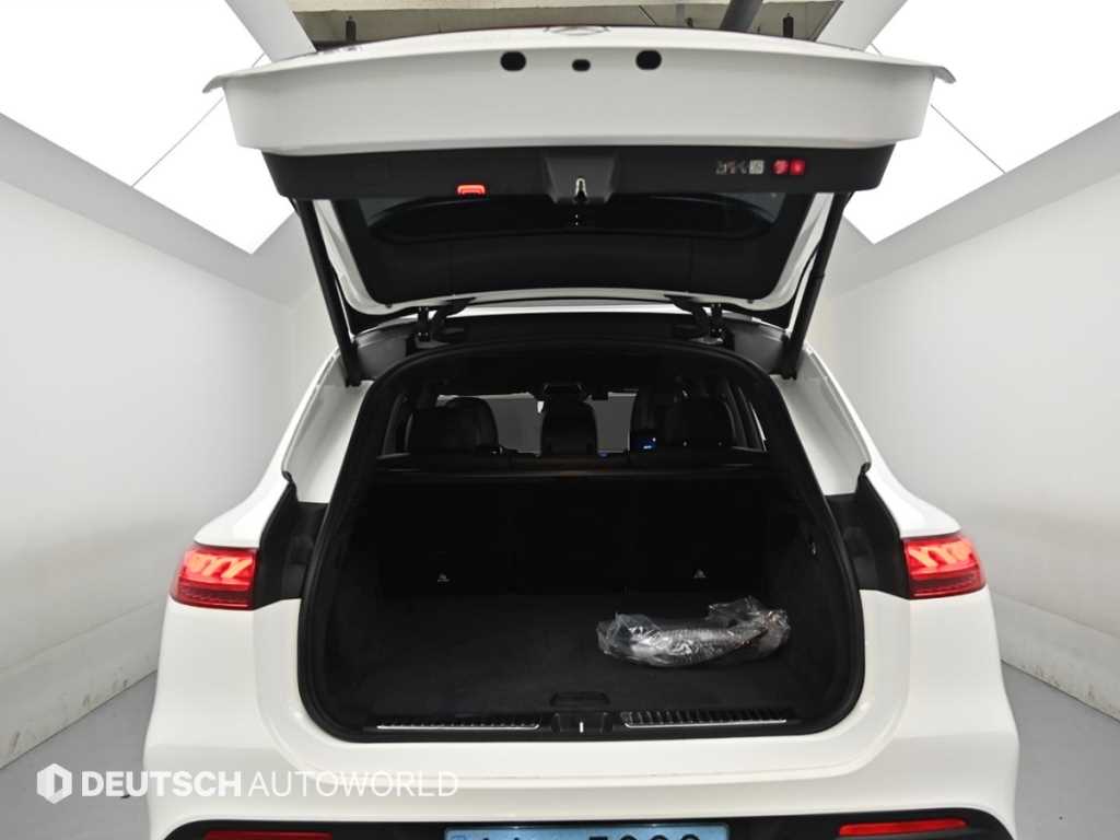 Mercedes-Benz EQS — photo 19