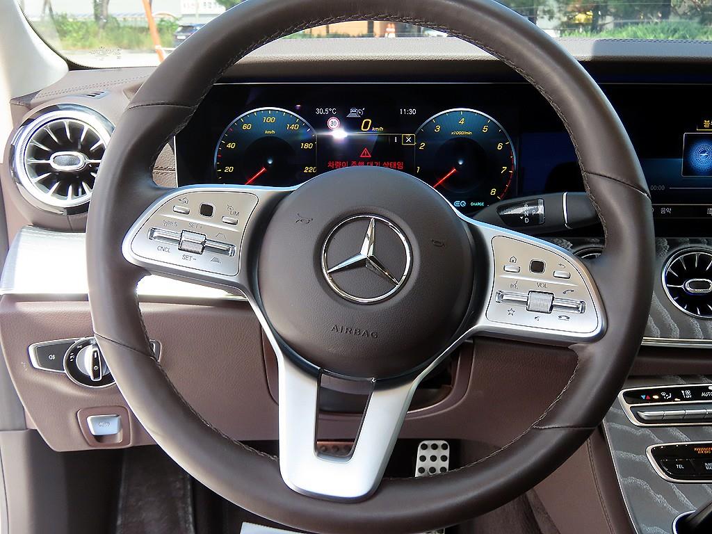 Mercedes-Benz CLS-Class — photo 08