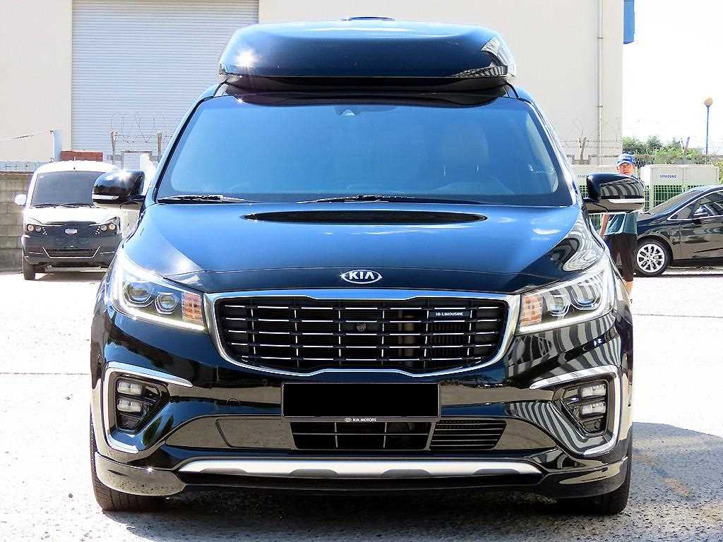 Kia Carnival — photo 01