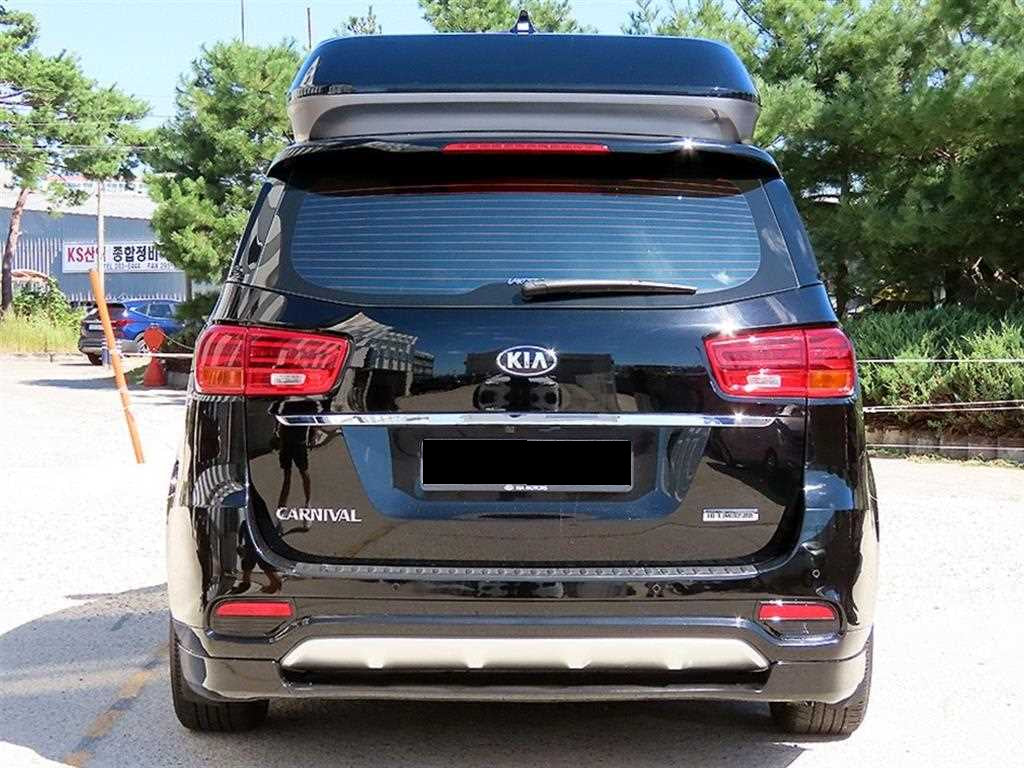 Kia Carnival — photo 04