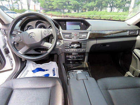 Mercedes-Benz E-Class — photo 07