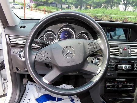 Mercedes-Benz E-Class — photo 08