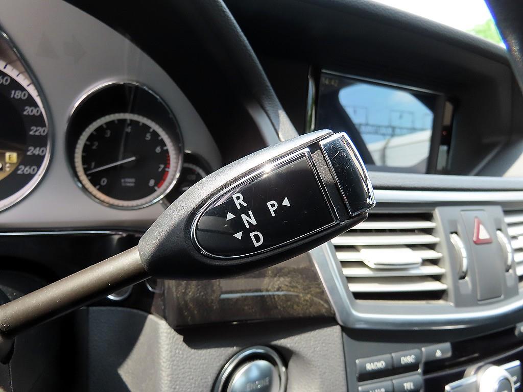 Mercedes-Benz E-Class — photo 10