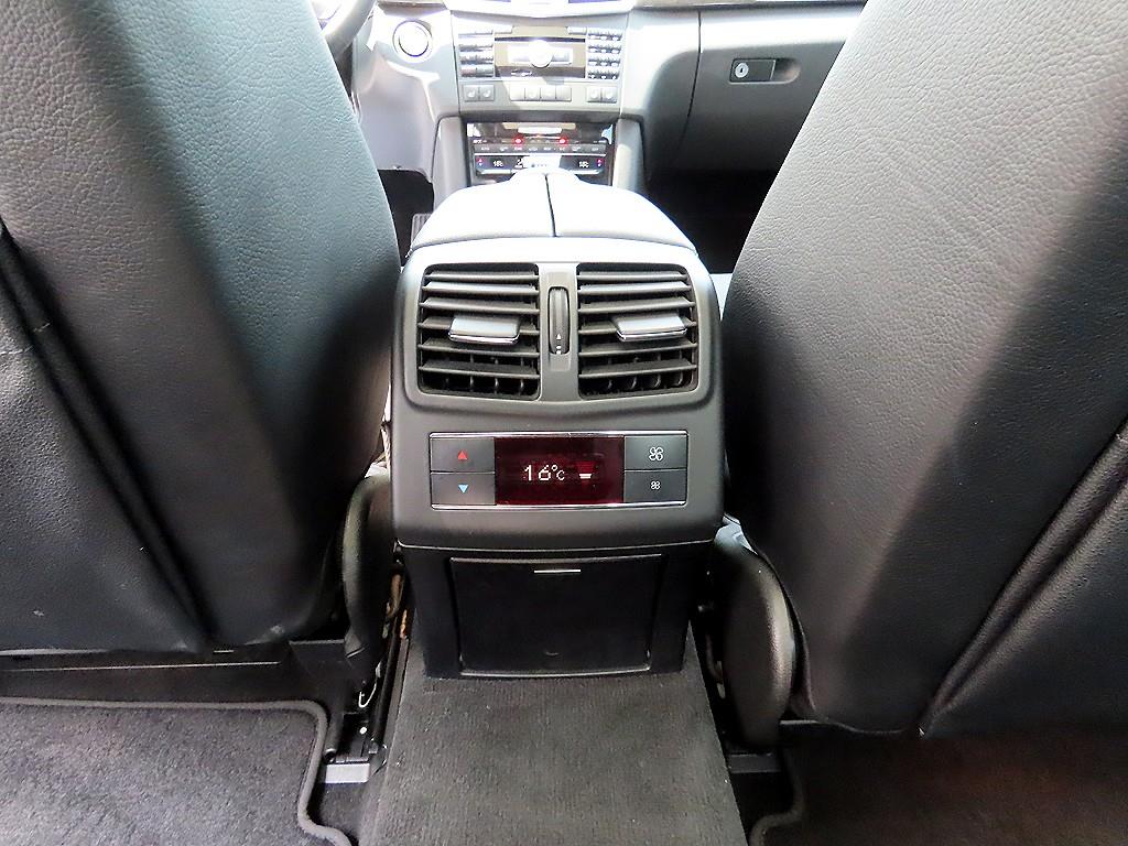 Mercedes-Benz E-Class — photo 16