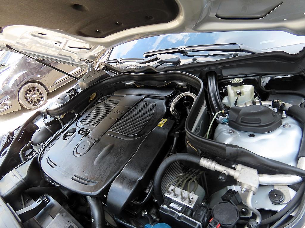 Mercedes-Benz E-Class — photo 19