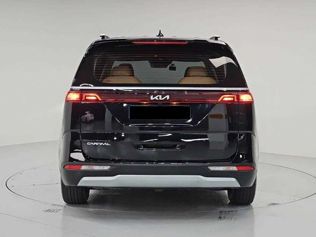 Kia Carnival — photo 03