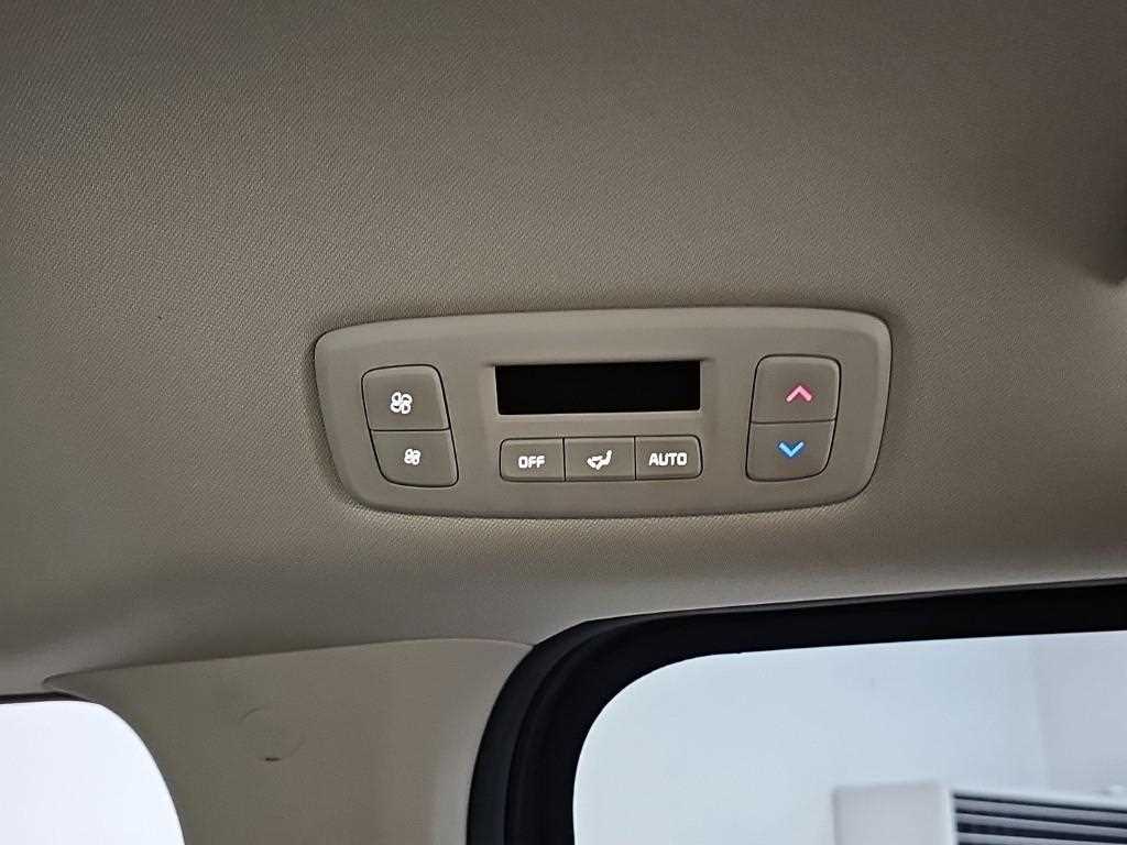 Kia Carnival — photo 15