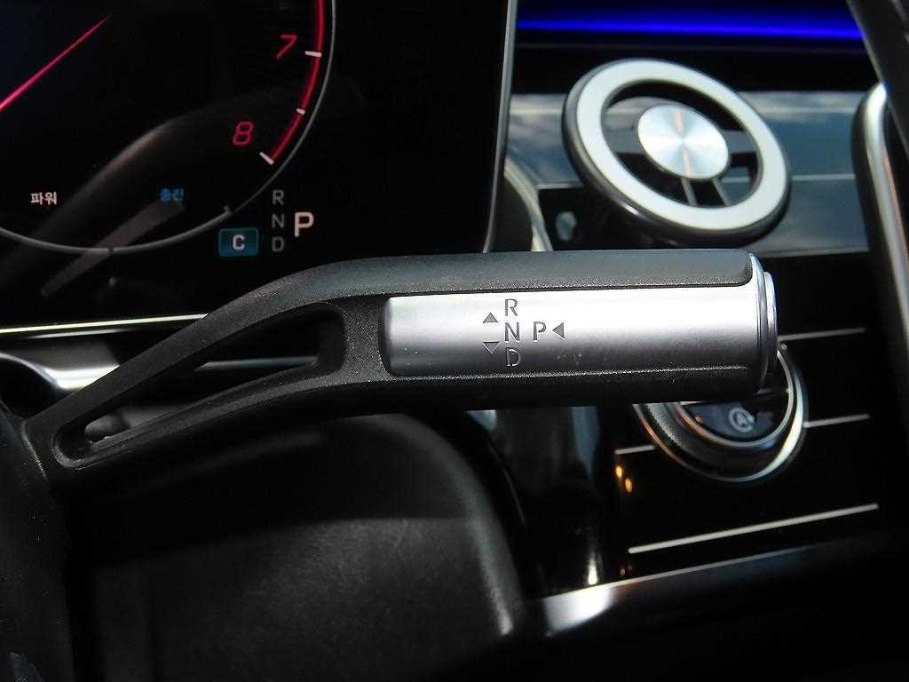 Mercedes-Benz S-Class — photo 11