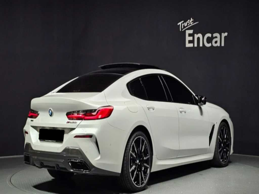BMW 8-Series — photo 02