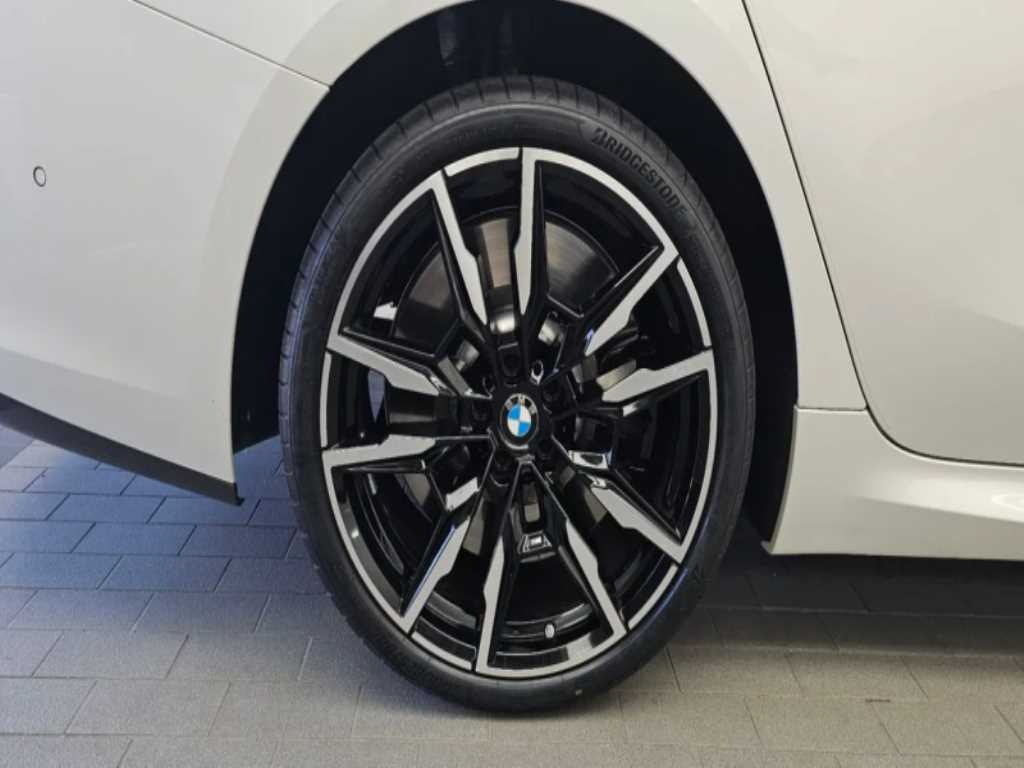 BMW 8-Series — photo 05