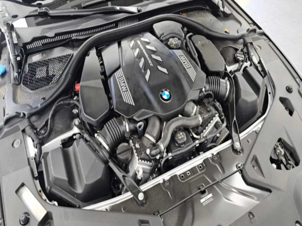 BMW 8-Series — photo 06