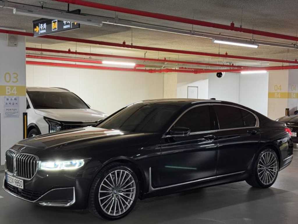 BMW 7-Series — photo 01