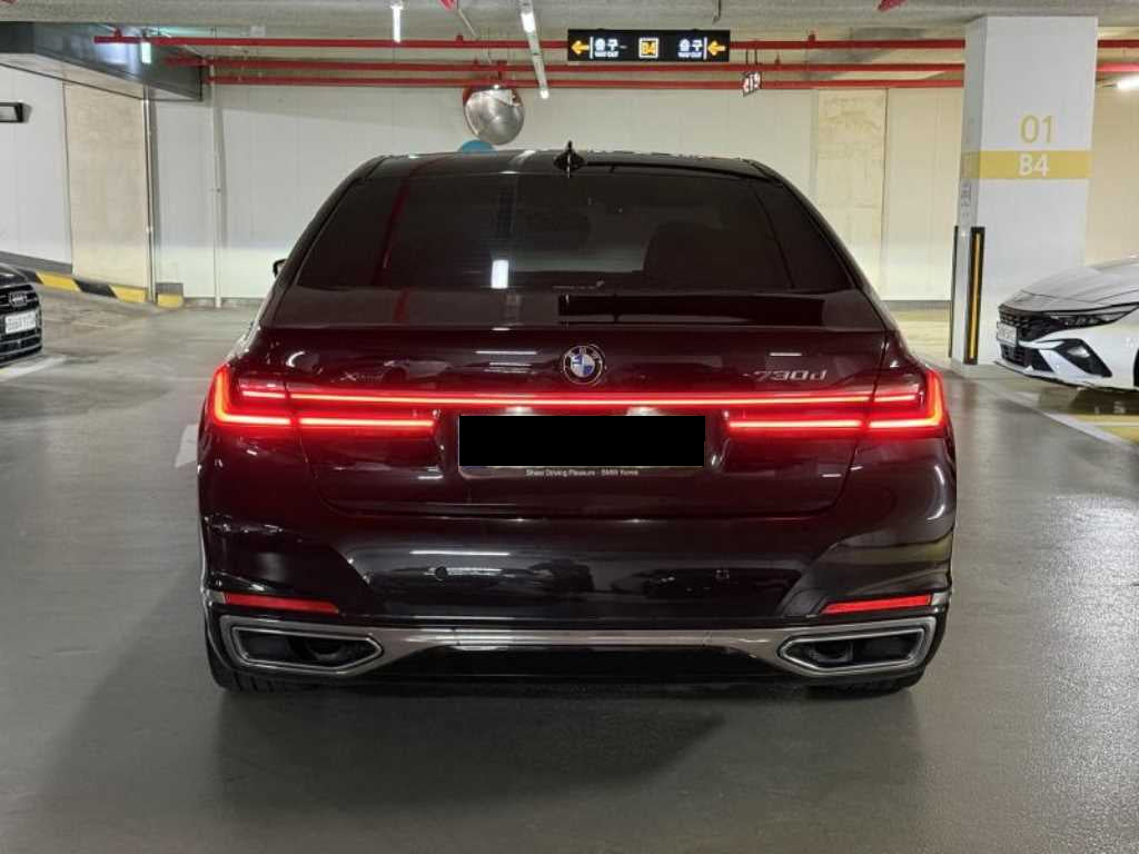BMW 7-Series — photo 04
