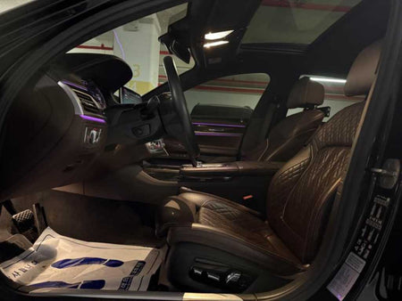 BMW 7-Series — photo 08