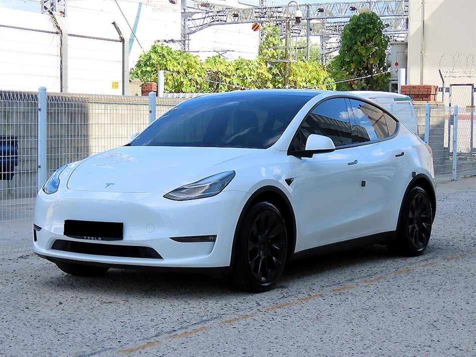 Tesla Model Y — photo 02