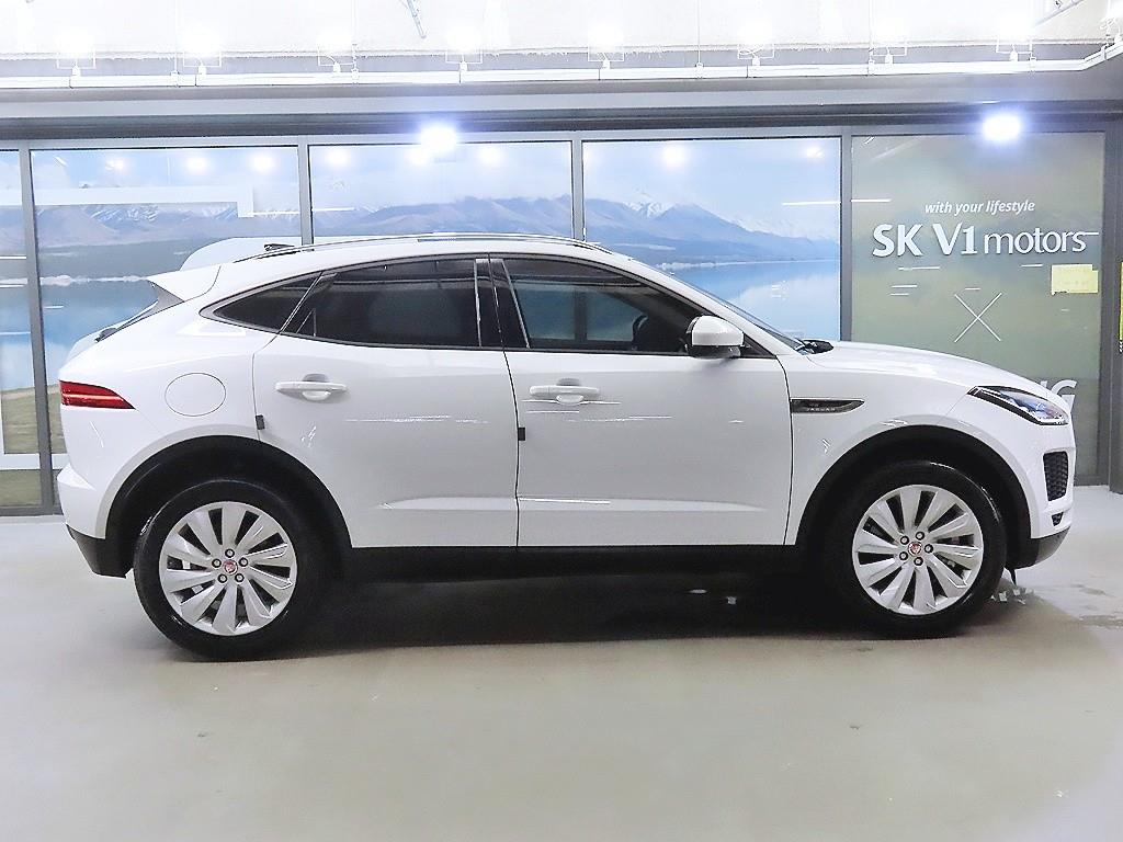 Jaguar E-PACE — photo 03