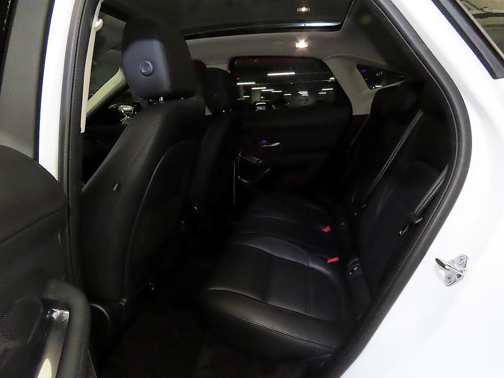Jaguar E-PACE — photo 07