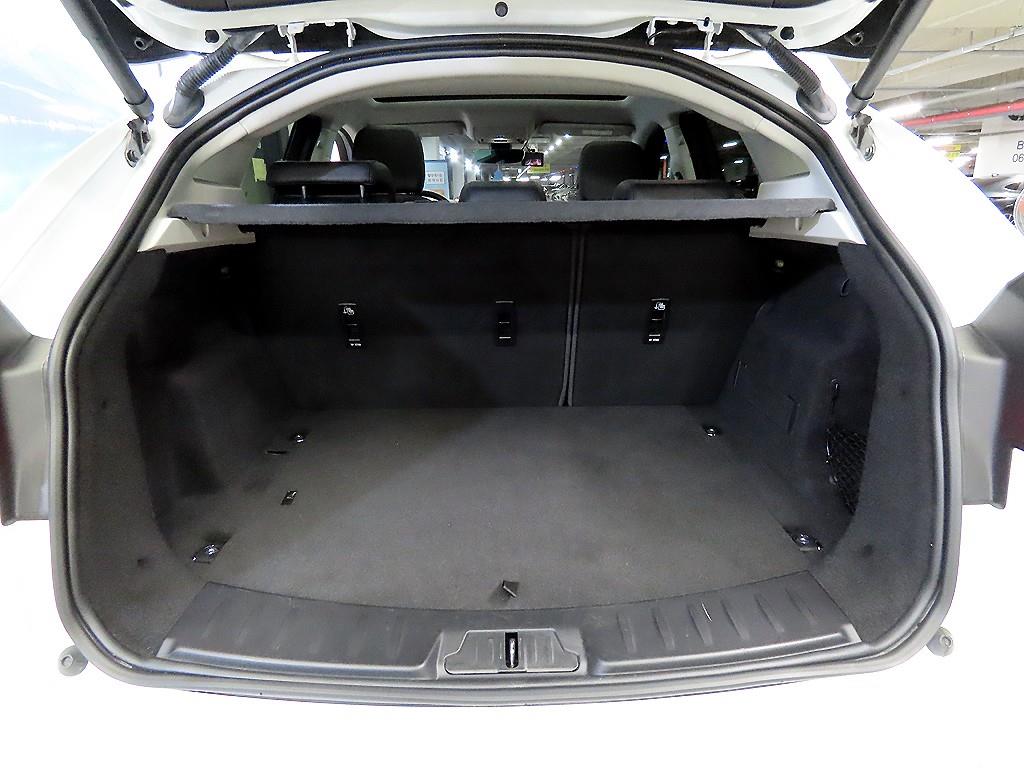 Jaguar E-PACE — photo 17