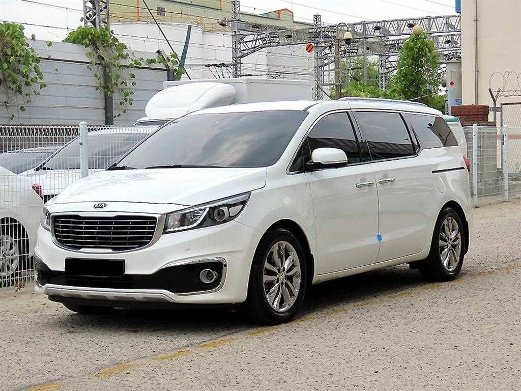 Kia Carnival — photo 02