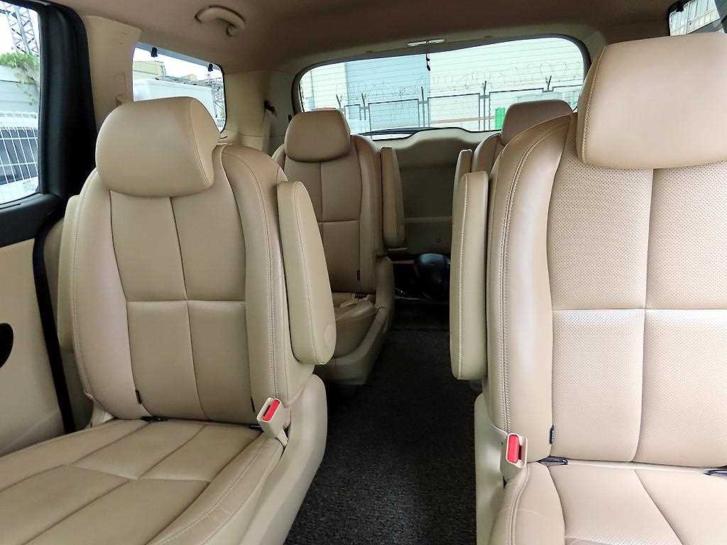 Kia Carnival — photo 07