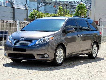 Toyota Sienna — photo 01