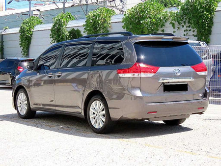 Toyota Sienna — photo 03