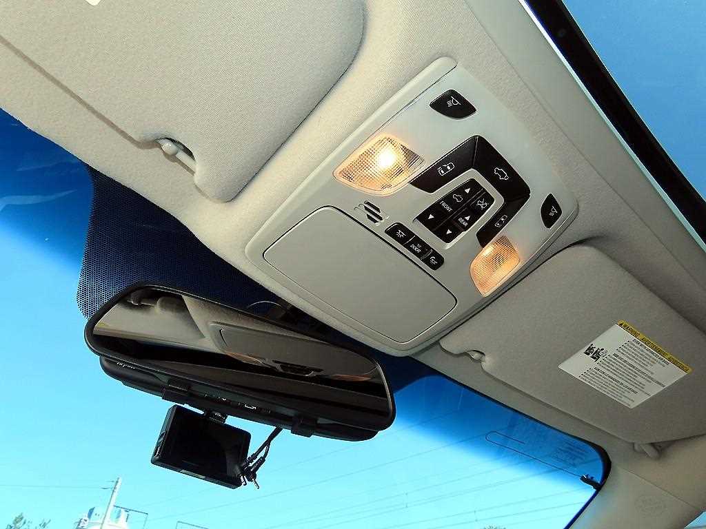 Toyota Sienna — photo 14