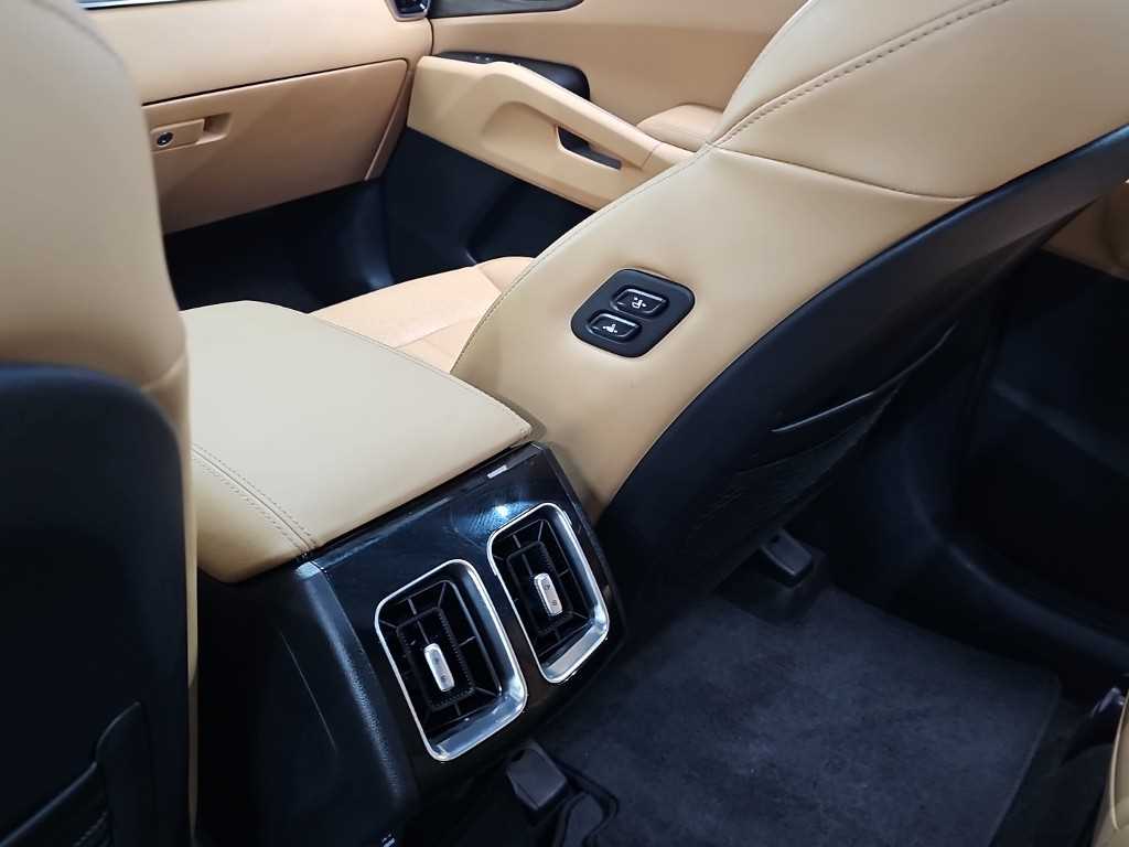 Kia Sorento — photo 14