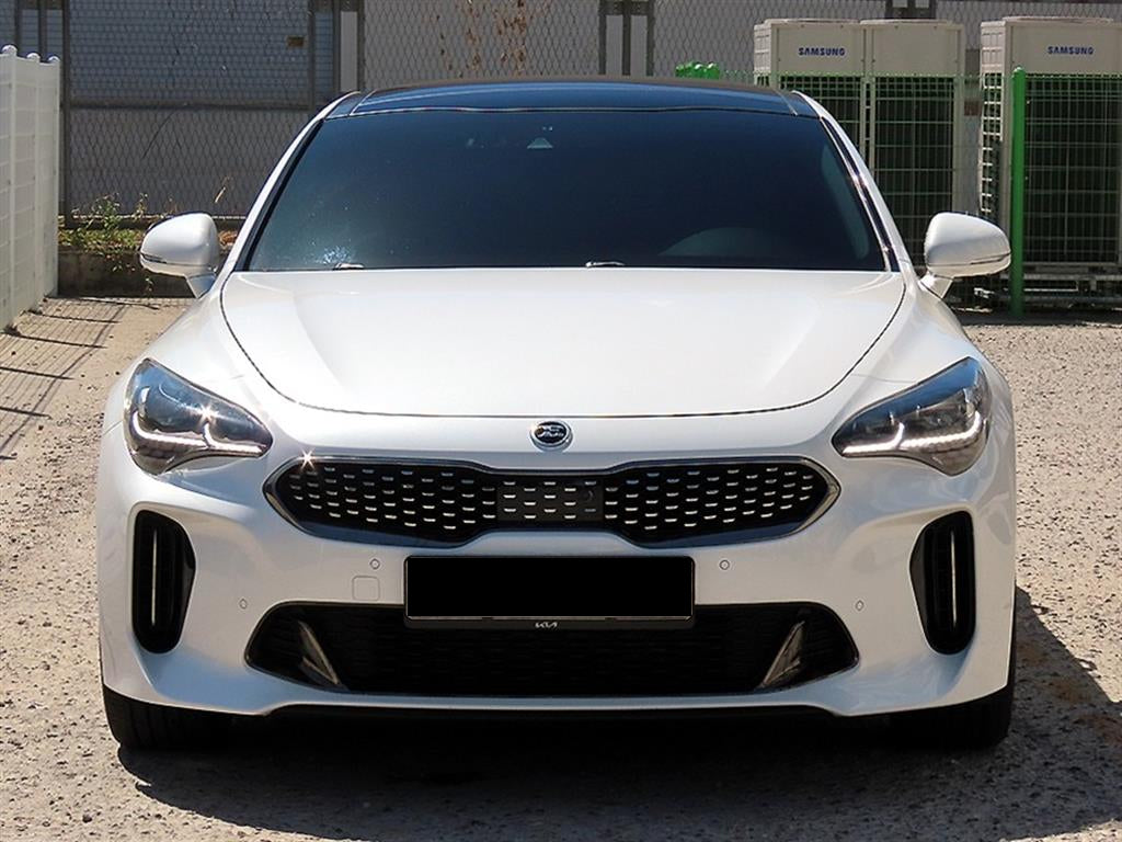 Kia Stinger — photo 01