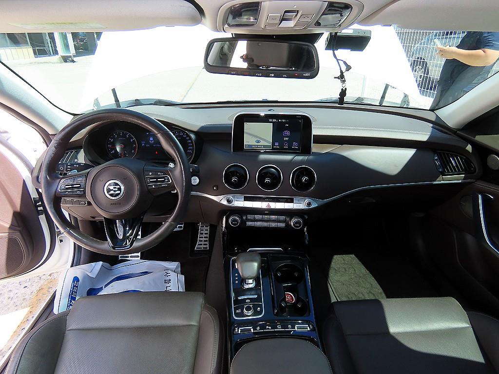 Kia Stinger — photo 07