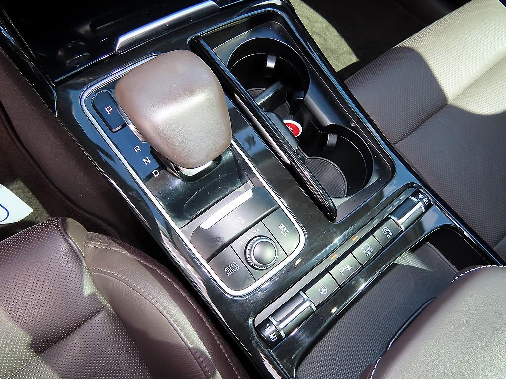 Kia Stinger — photo 10