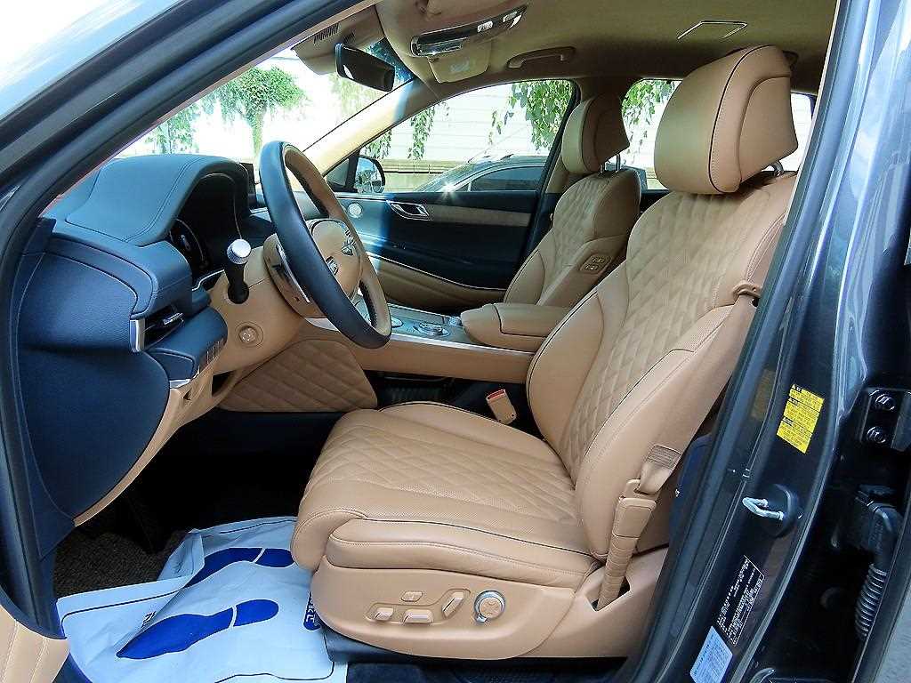 Genesis GV80 — photo 05