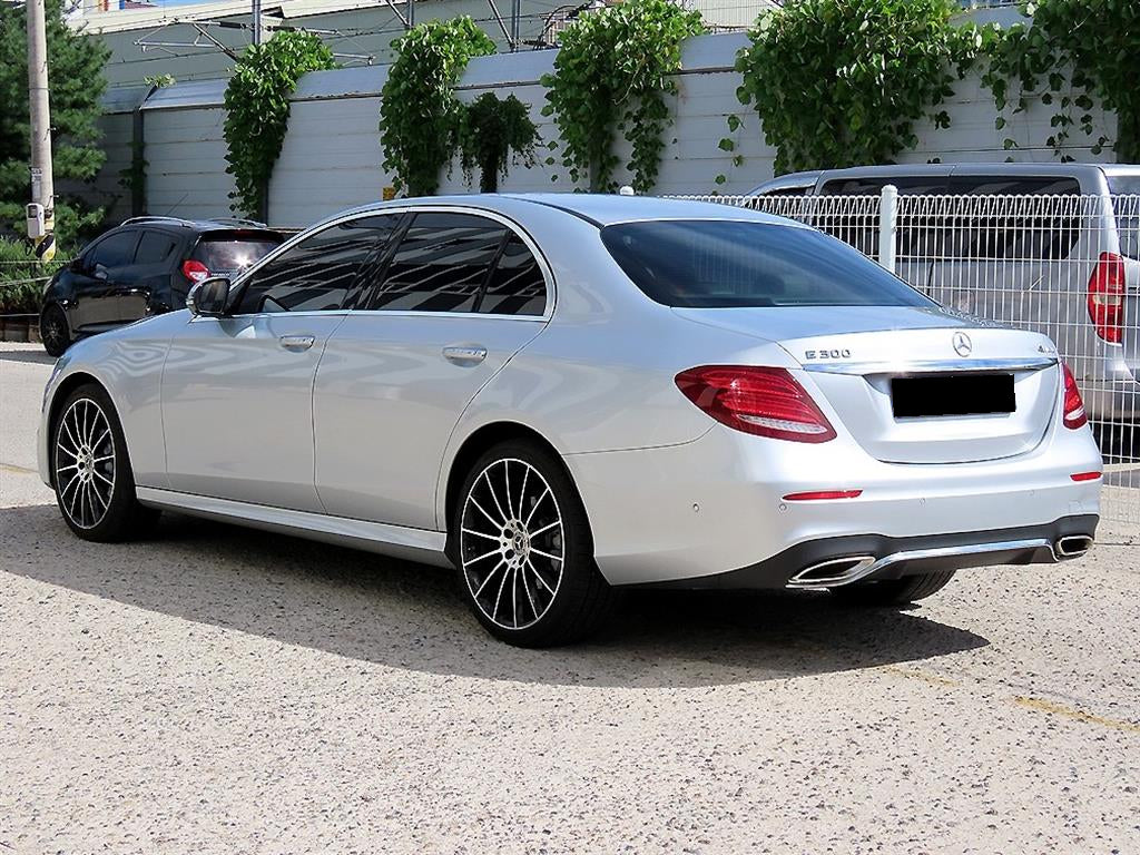 Mercedes-Benz E-Class — photo 03