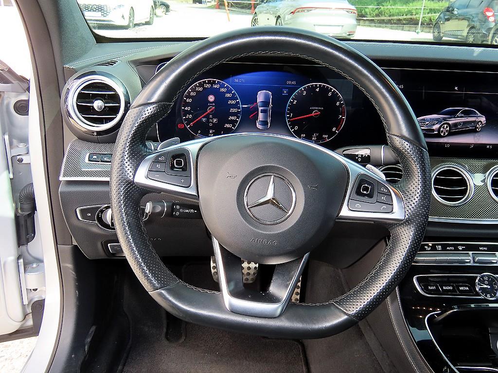 Mercedes-Benz E-Class — photo 08