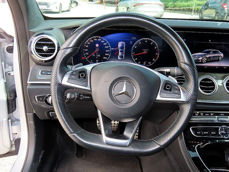 Mercedes-Benz E-Class — photo 08