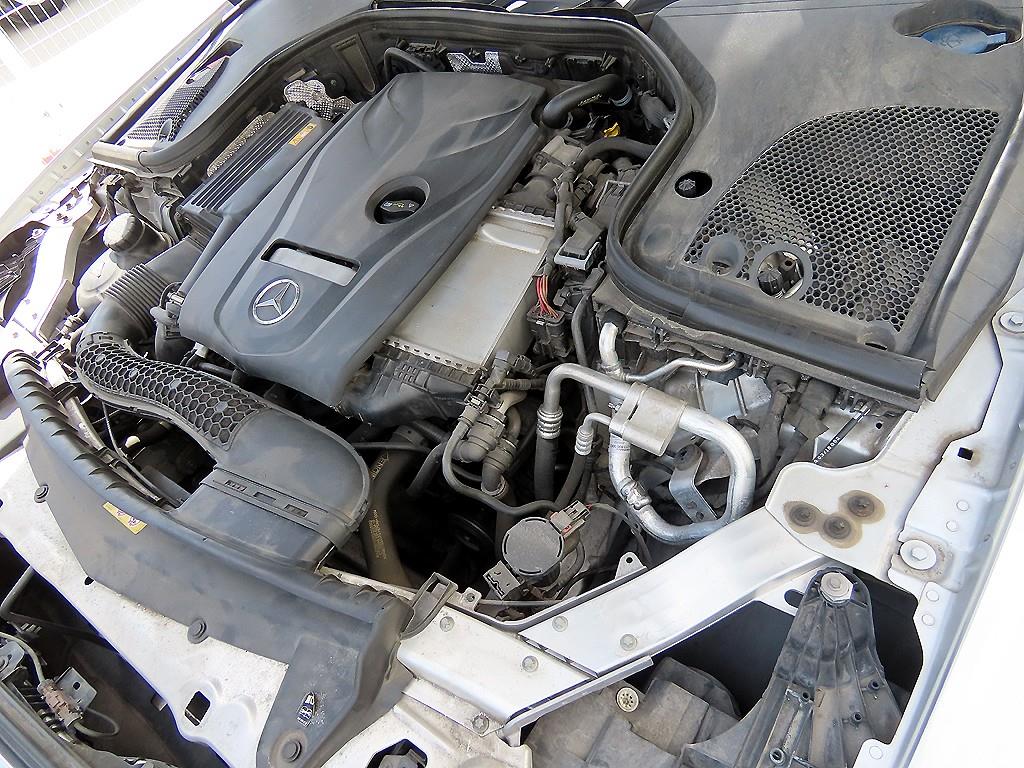 Mercedes-Benz E-Class — photo 19