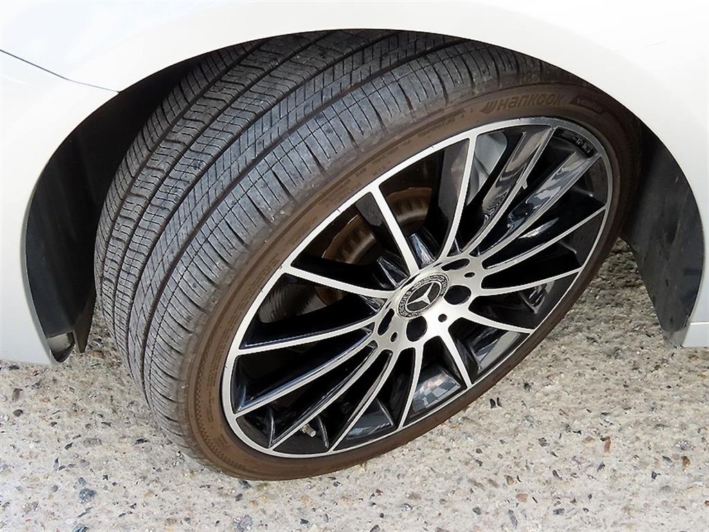 Mercedes-Benz E-Class — photo 20